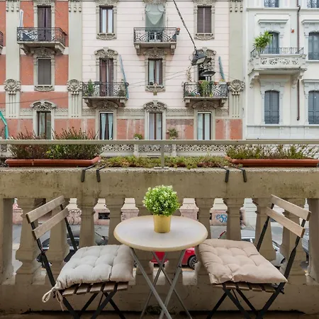 B - Modern Elegance For 4 People * מילאנו