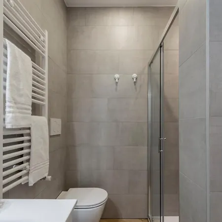 B - Modern Elegance For 4 People Apartmán *